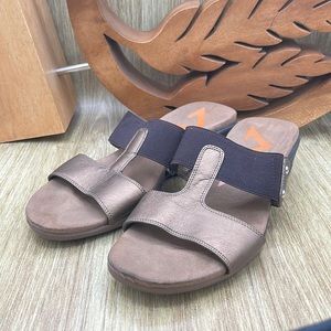 ANNE KLEIN SPORT Bronze Double Strap Sandals - 9 US